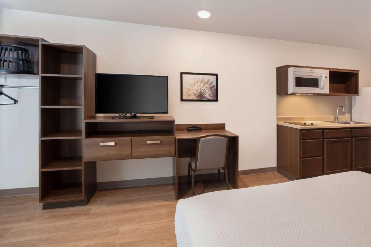 Woodsping Suites Washington Dc East Arena Drive Lake Arbor Exterior photo