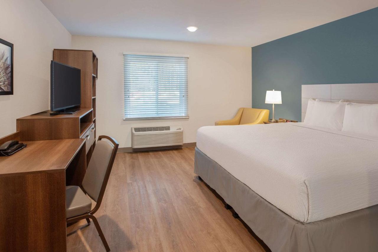 Woodsping Suites Washington Dc East Arena Drive Lake Arbor Exterior photo