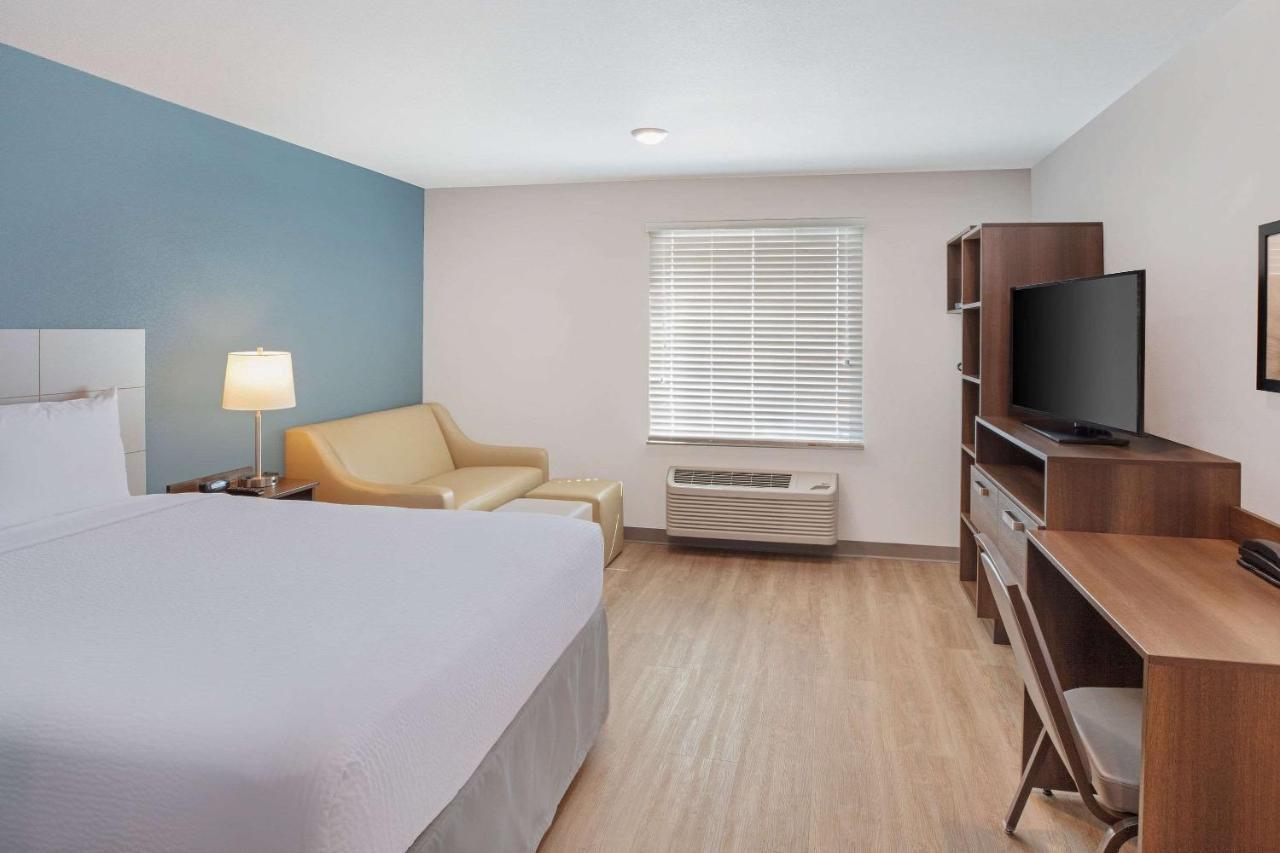 Woodsping Suites Washington Dc East Arena Drive Lake Arbor Exterior photo