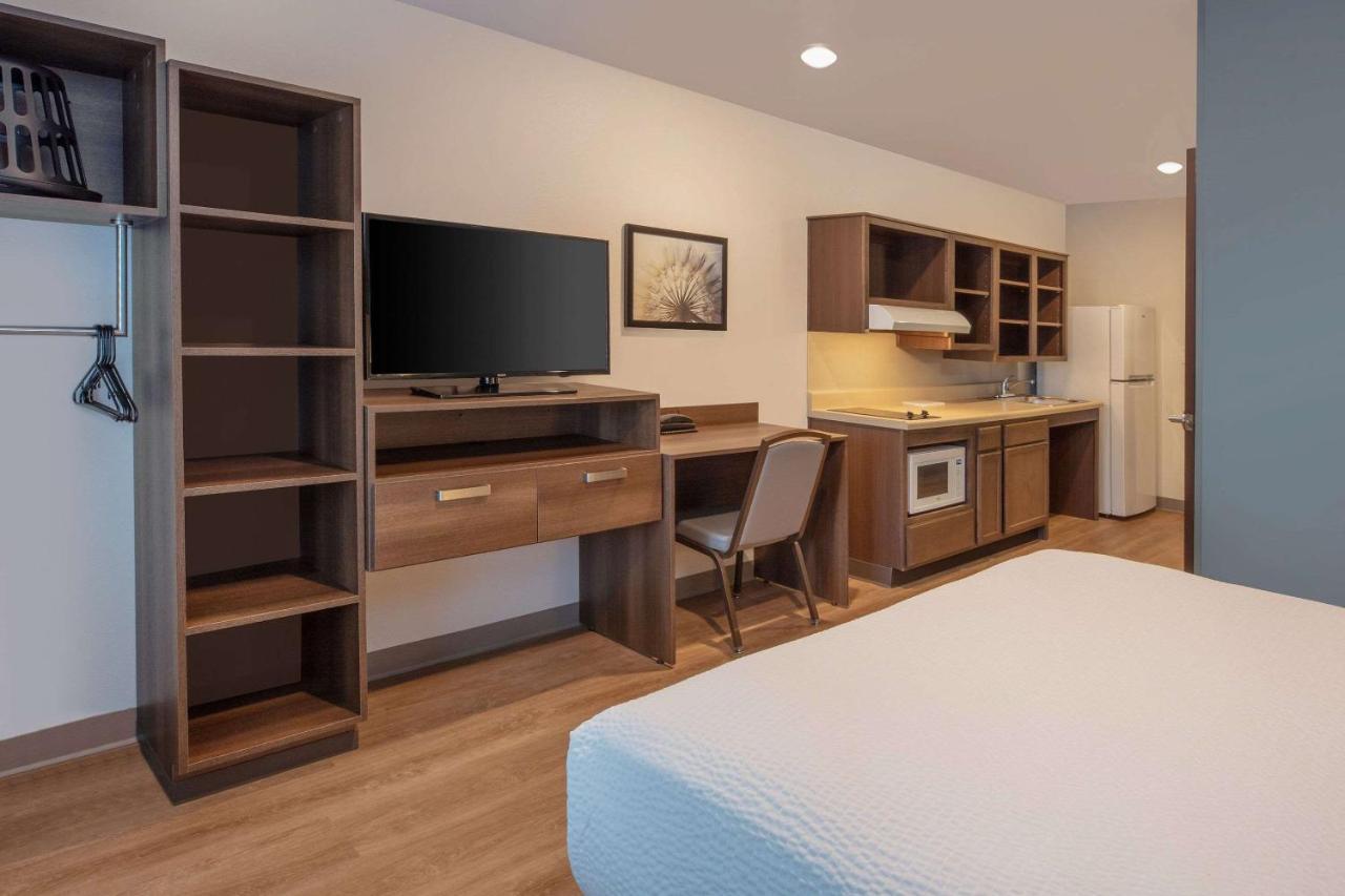 Woodsping Suites Washington Dc East Arena Drive Lake Arbor Exterior photo